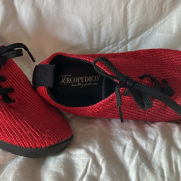 Women’s red A’RCOPEDICO healthy footwear, size 40 - Picture 2 of 9
